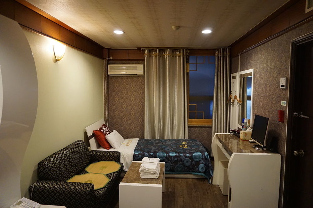 Goodstay Andong Park Hotel Exterior photo